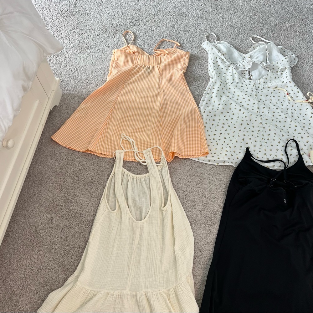 5 Medium Dresses - image 8